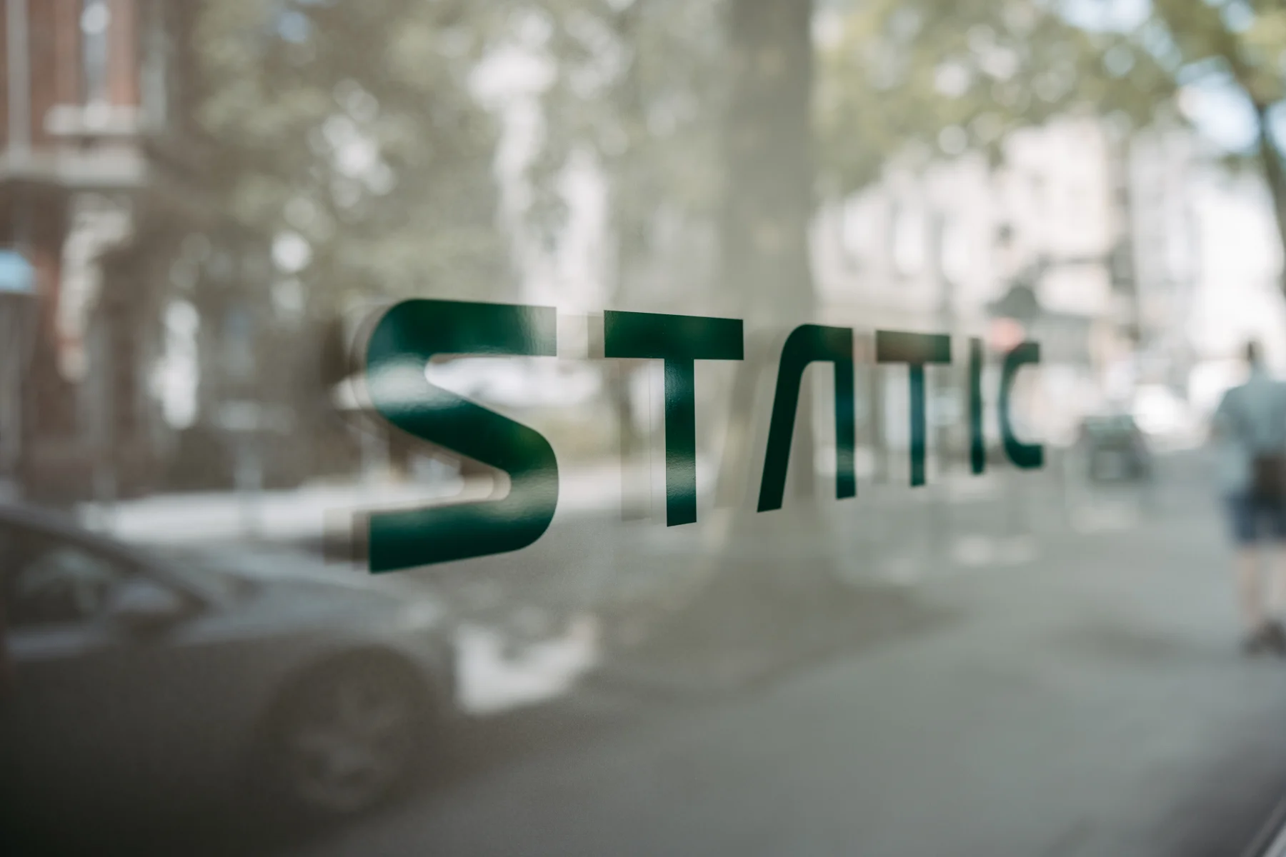 Praxisschaufenster STATIC in der Moritzstraße 37 in Wiesbaden